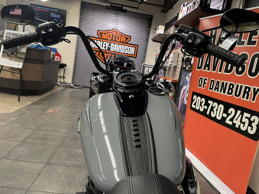 2026 Harley-Davidson® FLHC - Heritage Classic