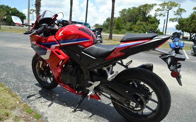 2025 Honda CBR500R Grand Prix Red