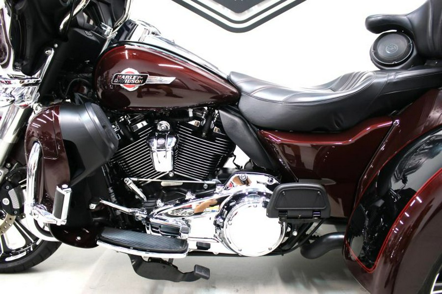 2022 Harley Davidson Tri Glide Ultra FLHTCUTG