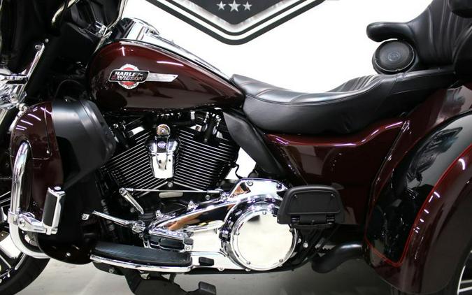 2022 Harley Davidson Tri Glide Ultra FLHTCUTG
