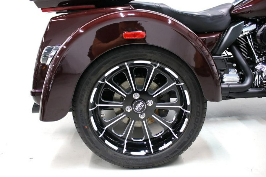 2022 Harley Davidson Tri Glide Ultra FLHTCUTG