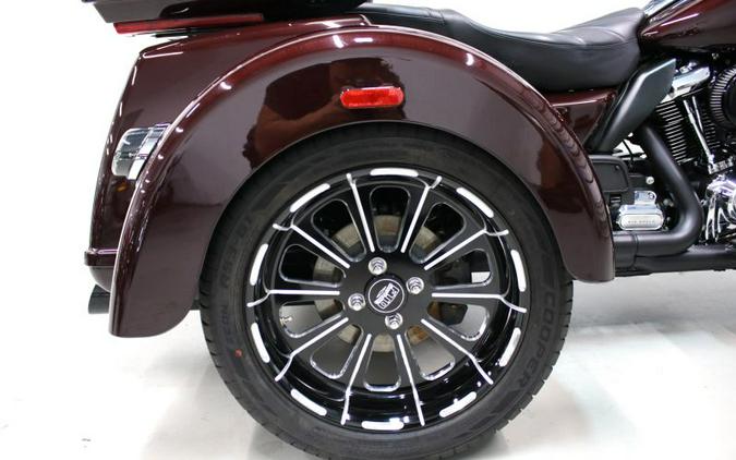 2022 Harley Davidson Tri Glide Ultra FLHTCUTG