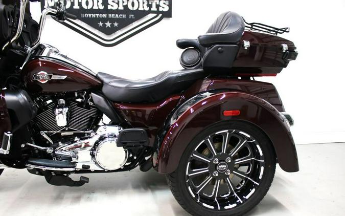 2022 Harley Davidson Tri Glide Ultra FLHTCUTG