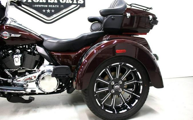 2022 Harley Davidson Tri Glide Ultra FLHTCUTG
