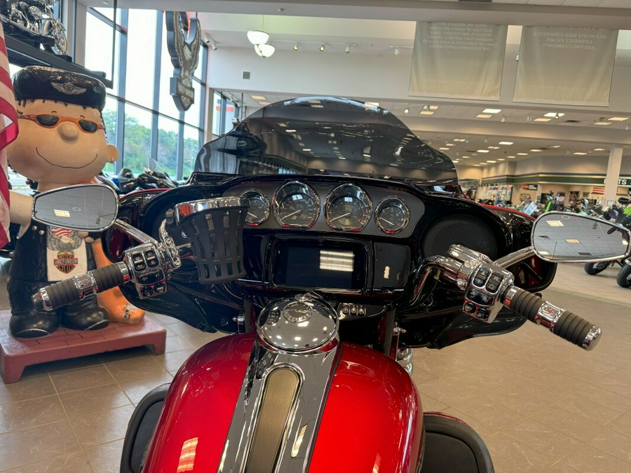 2021 Harley-Davidson CVO Tri-Glide Ultra FLHTCUTGSE