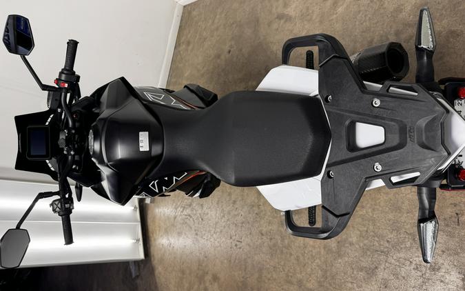 2024 KTM 890 SMT - 879685