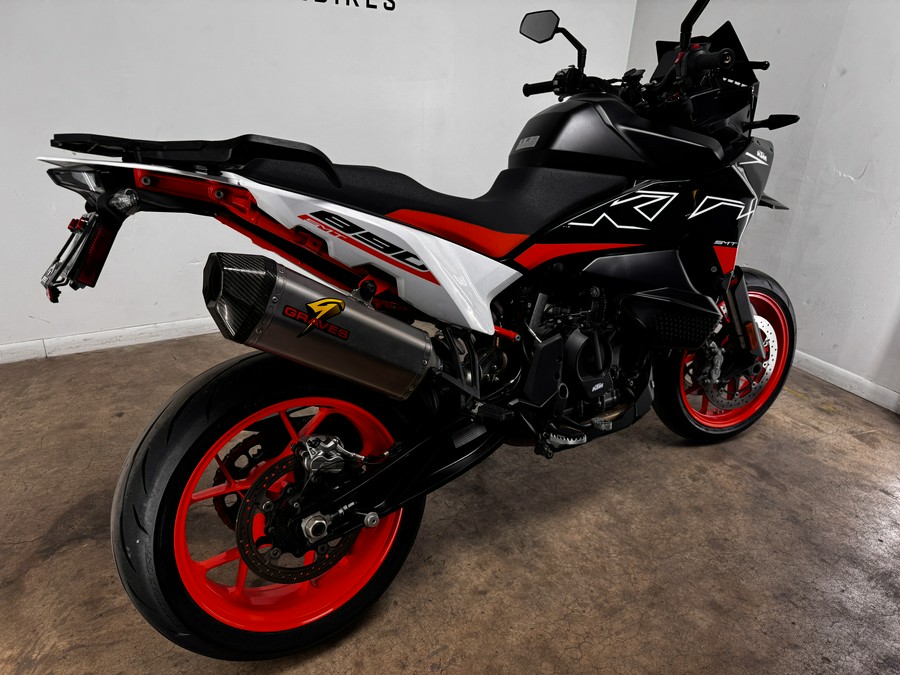 2024 KTM 890 SMT - 879685