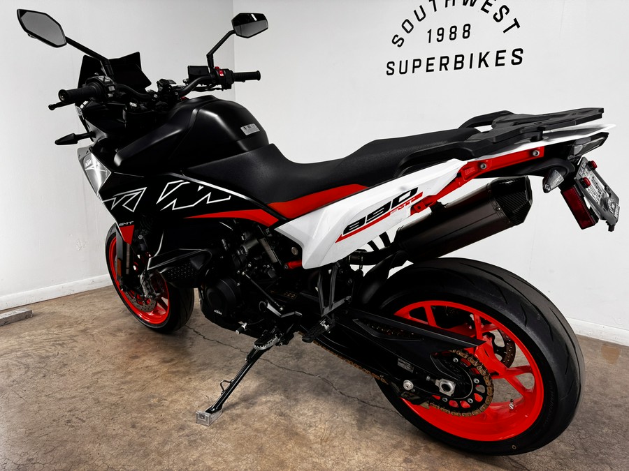 2024 KTM 890 SMT - 879685