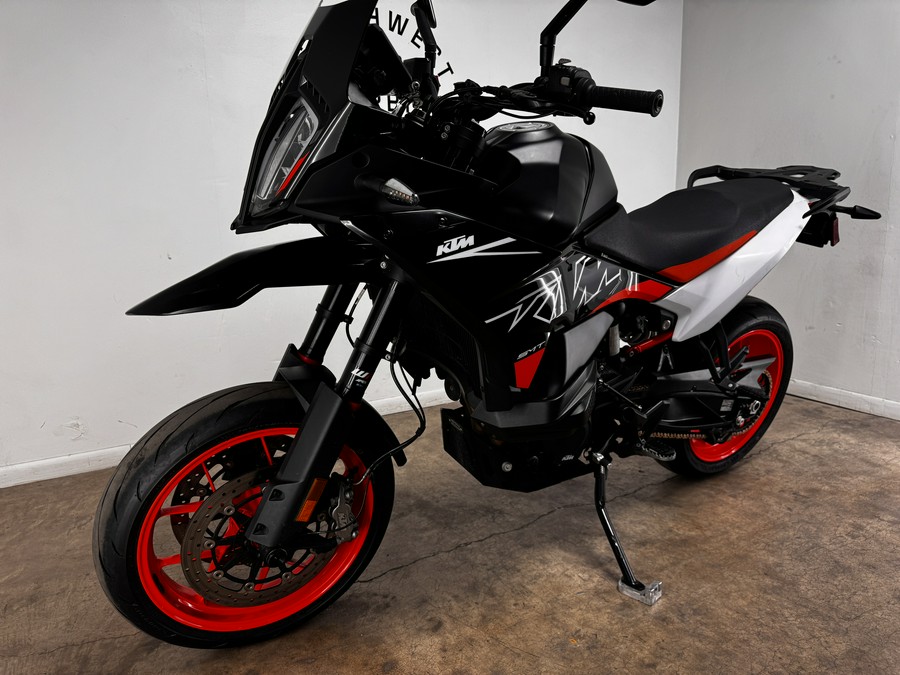 2024 KTM 890 SMT - 879685