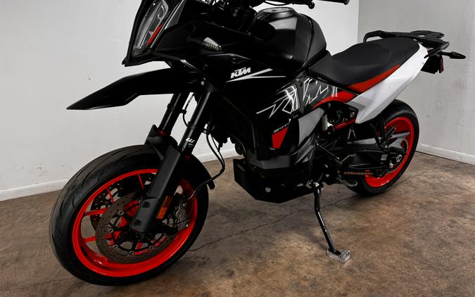 2024 KTM 890 SMT - 879685