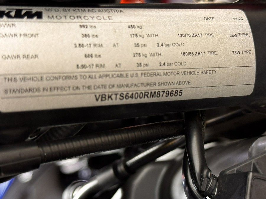 2024 KTM 890 SMT - 879685