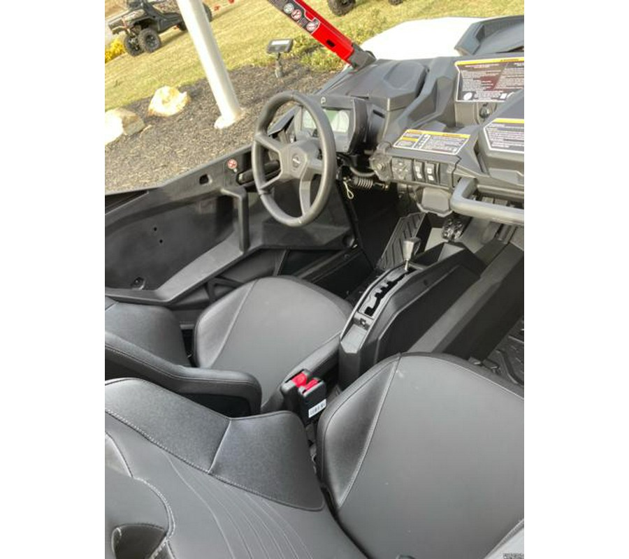 2024 Can-Am® Maverick Sport X rc 1000R