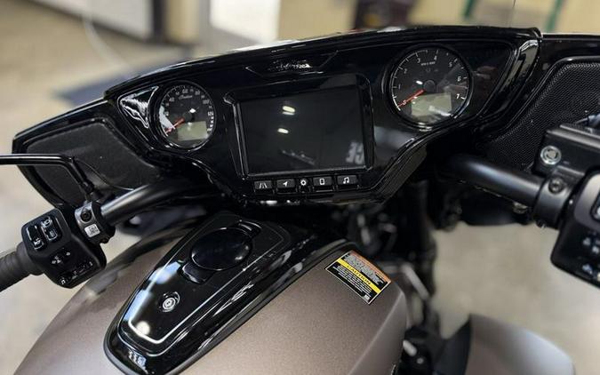 2025 Indian Motorcycle® Roadmaster® PowerPlus Dark Horse® 112 Black Smoke