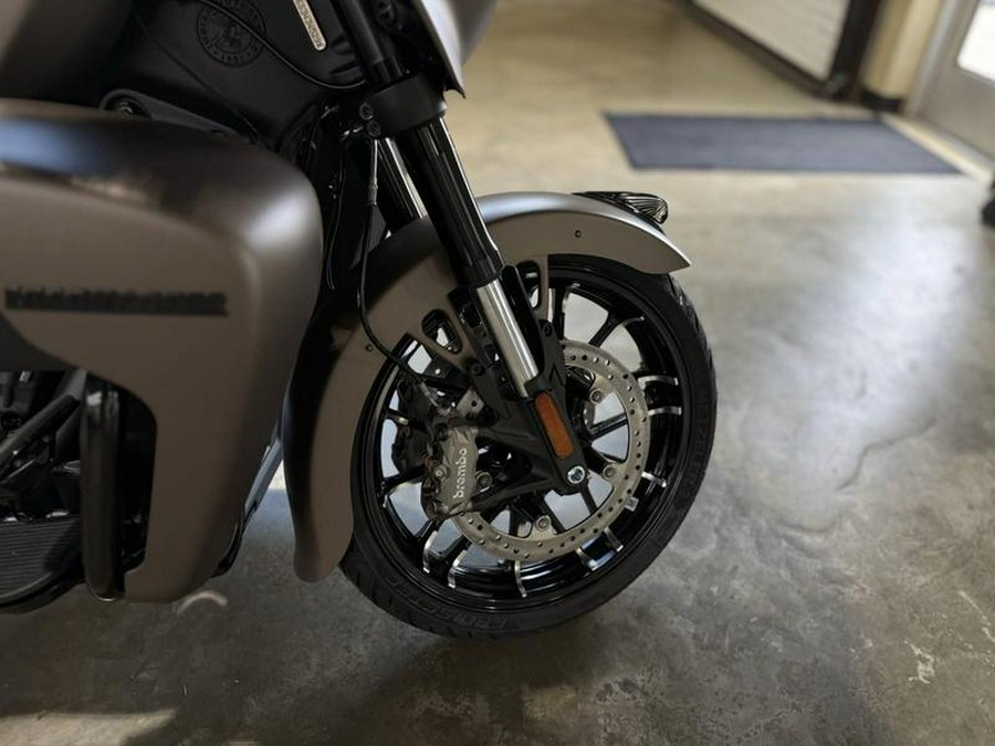 2025 Indian Motorcycle® Roadmaster® PowerPlus Dark Horse® 112 Black Smoke