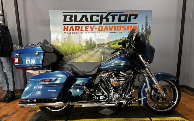2014 Harley-Davidson® Street Glide® DAYTONA BLUE