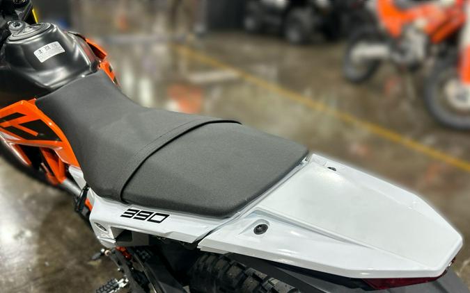 2026 KTM 390 ENDURO R