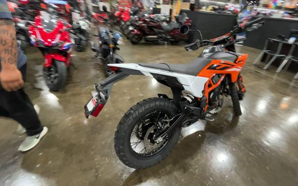 2026 KTM 390 ENDURO R