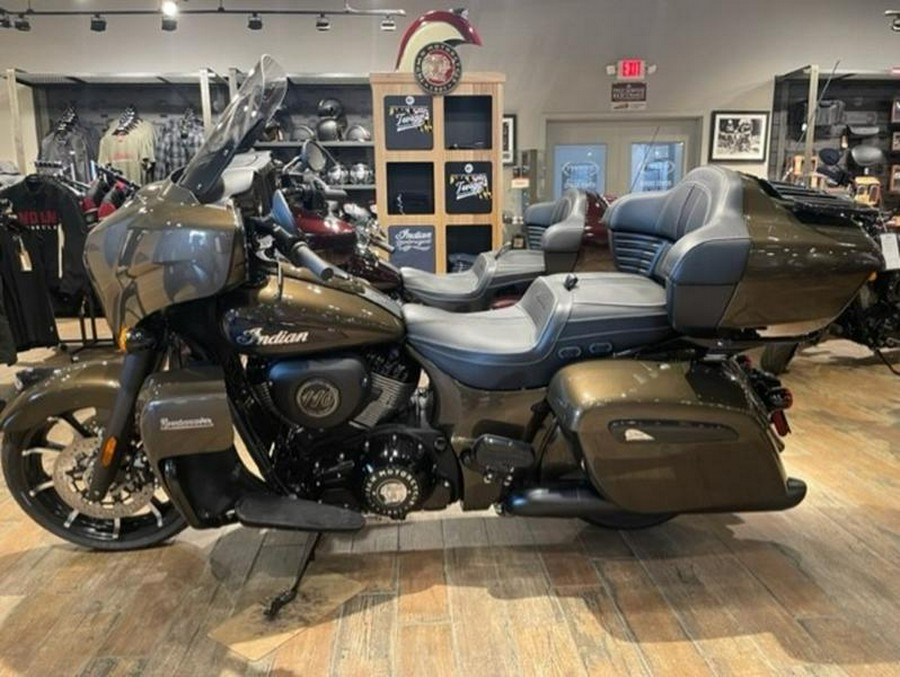 2023 Indian Motorcycle® Roadmaster® Dark Horse® Bronze Pearl Metallic