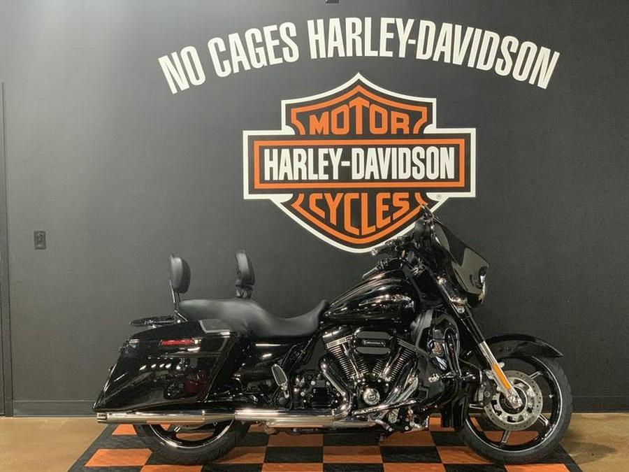 2016 Harley-Davidson® FLHXSE - CVO™ Street Glide®