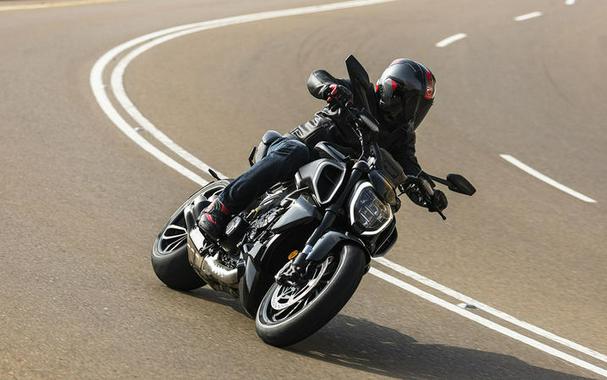 2024 Ducati Diavel V4 Black