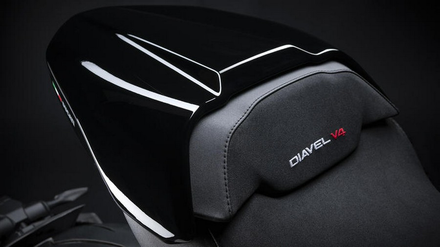 2024 Ducati Diavel V4 Black