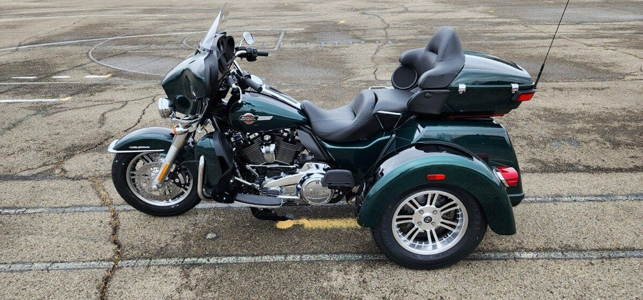 2024 Harley-Davidson® Tri Glide® Ultra FLHTCUTG