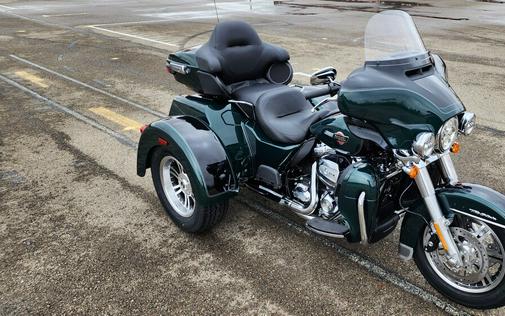 2024 Harley-Davidson® Tri Glide® Ultra FLHTCUTG