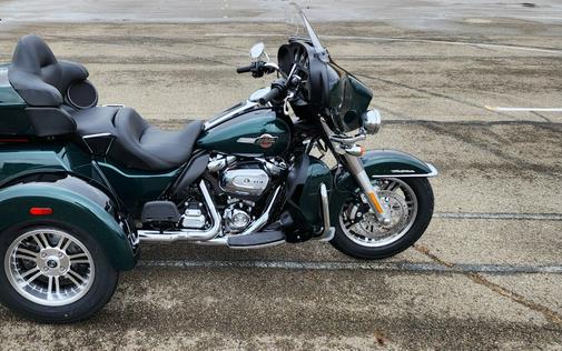 2024 Harley-Davidson® Tri Glide® Ultra FLHTCUTG