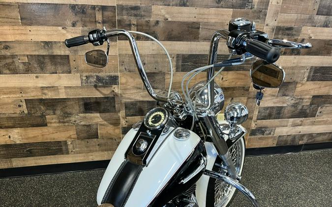 2005 Harley-Davidson® Softail® Deluxe Two-Tone Glacier White Pearl / Vivid Black FLSTN
