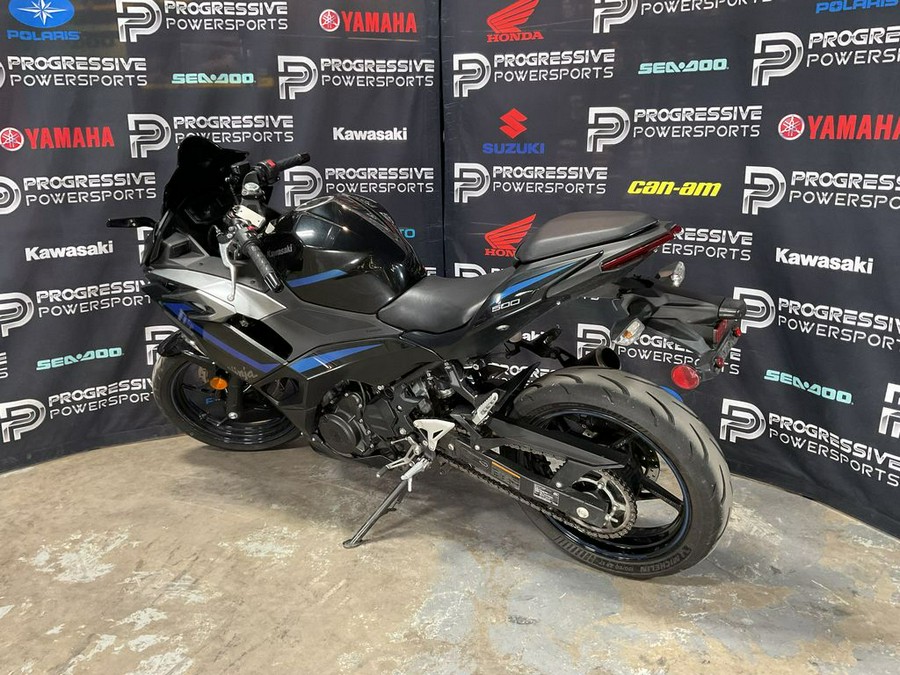 2025 Kawasaki Ninja® 500 ABS Passion Red/Metallic Flat Spark Black