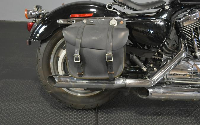 2017 Harley-Davidson 1200 Custom Vivid Black