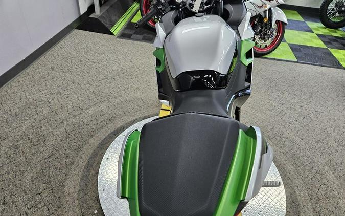 2024 Kawasaki Ninja® e-1 ABS