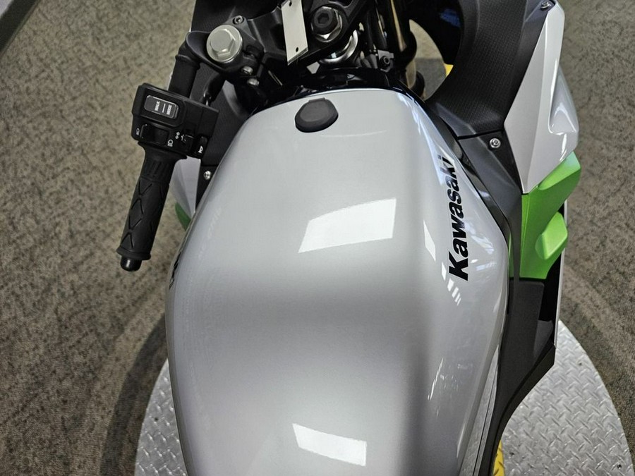 2024 Kawasaki Ninja® e-1 ABS