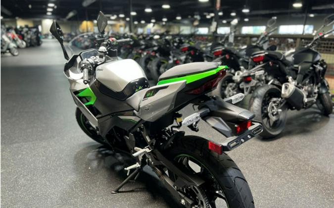 2024 Kawasaki Ninja® e-1 ABS