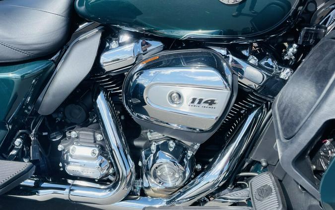 2024 Harley-Davidson Tri Glide Ultra FLHTCUTG