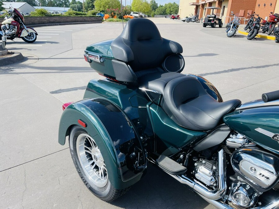 2024 Harley-Davidson Tri Glide Ultra FLHTCUTG