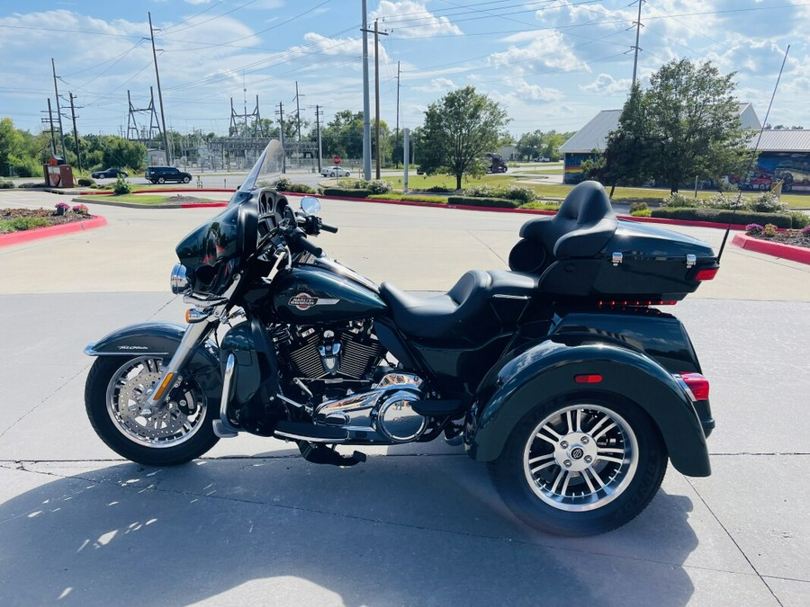 2024 Harley-Davidson Tri Glide Ultra FLHTCUTG