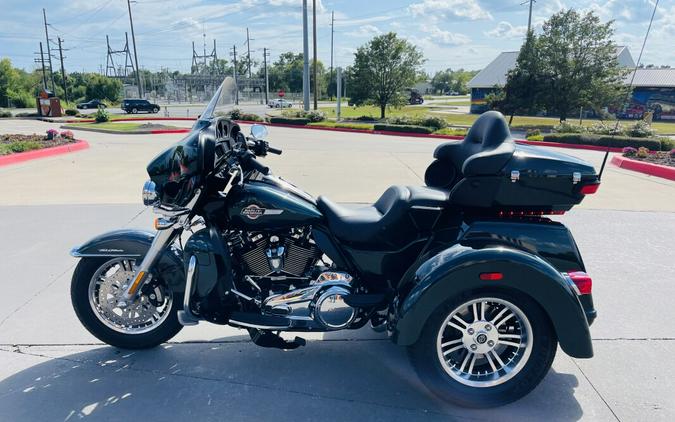 2024 Harley-Davidson Tri Glide Ultra FLHTCUTG