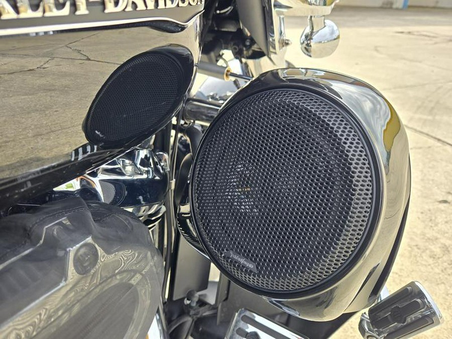 2019 Harley-Davidson® FLHTCUTG - Tri Glide® Ultra