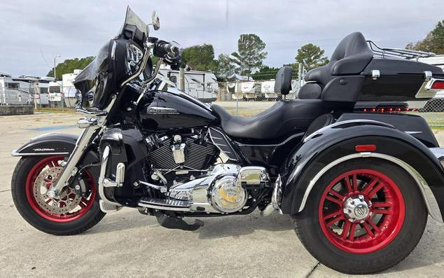 2019 Harley-Davidson® FLHTCUTG - Tri Glide® Ultra