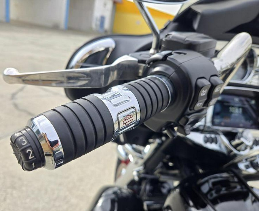 2019 Harley-Davidson® FLHTCUTG - Tri Glide® Ultra