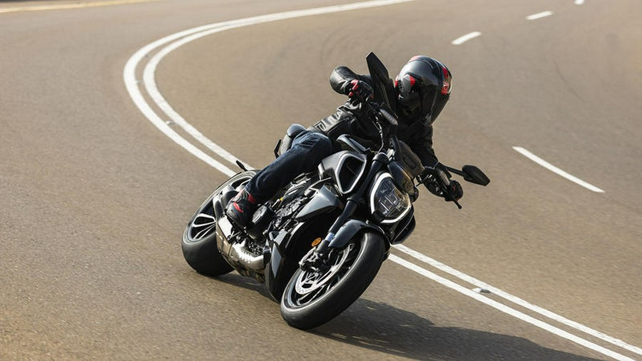 2024 Ducati Diavel V4 Black