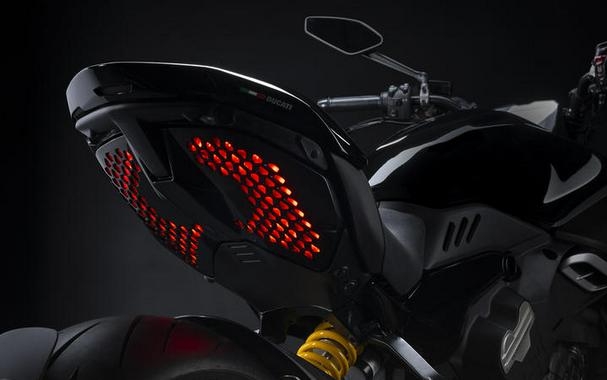 2024 Ducati Diavel V4 Black