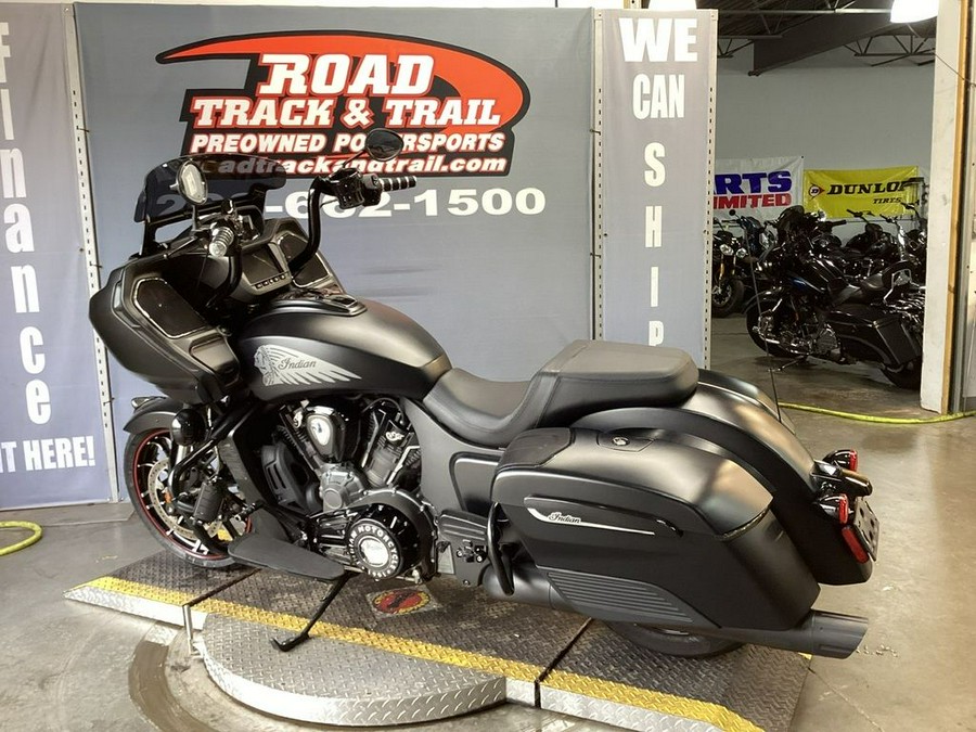 2020 Indian Motorcycle® Challenger Dark Horse Thunder Black Smoke