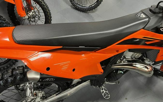 2025 KTM SX 300