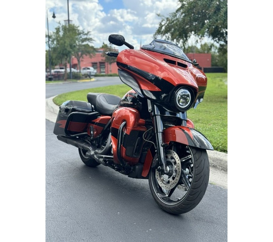 2017 Harley-Davidson FLHXSE - CVO Street Glide
