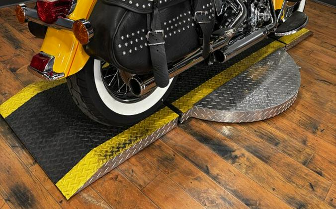 2011 Harley-Davidson® Heritage Softail® Classic CHROME YELLOW W/PINSTRIPE