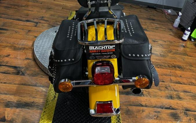 2011 Harley-Davidson® Heritage Softail® Classic CHROME YELLOW W/PINSTRIPE