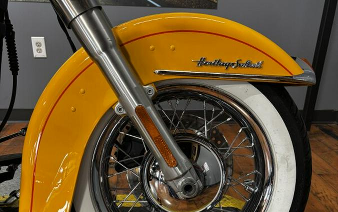 2011 Harley-Davidson® Heritage Softail® Classic CHROME YELLOW W/PINSTRIPE