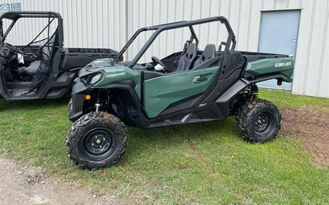 2023 Can-Am Commander DPS 700